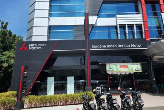 Gedung Mitsubishi Sardana Medan Cemara